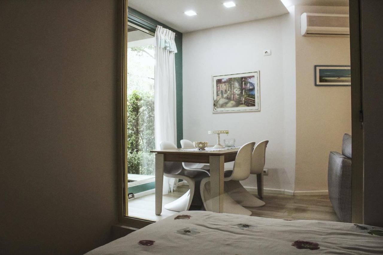 Ivy Lalzi Bay Beach House Durrës Extérieur photo